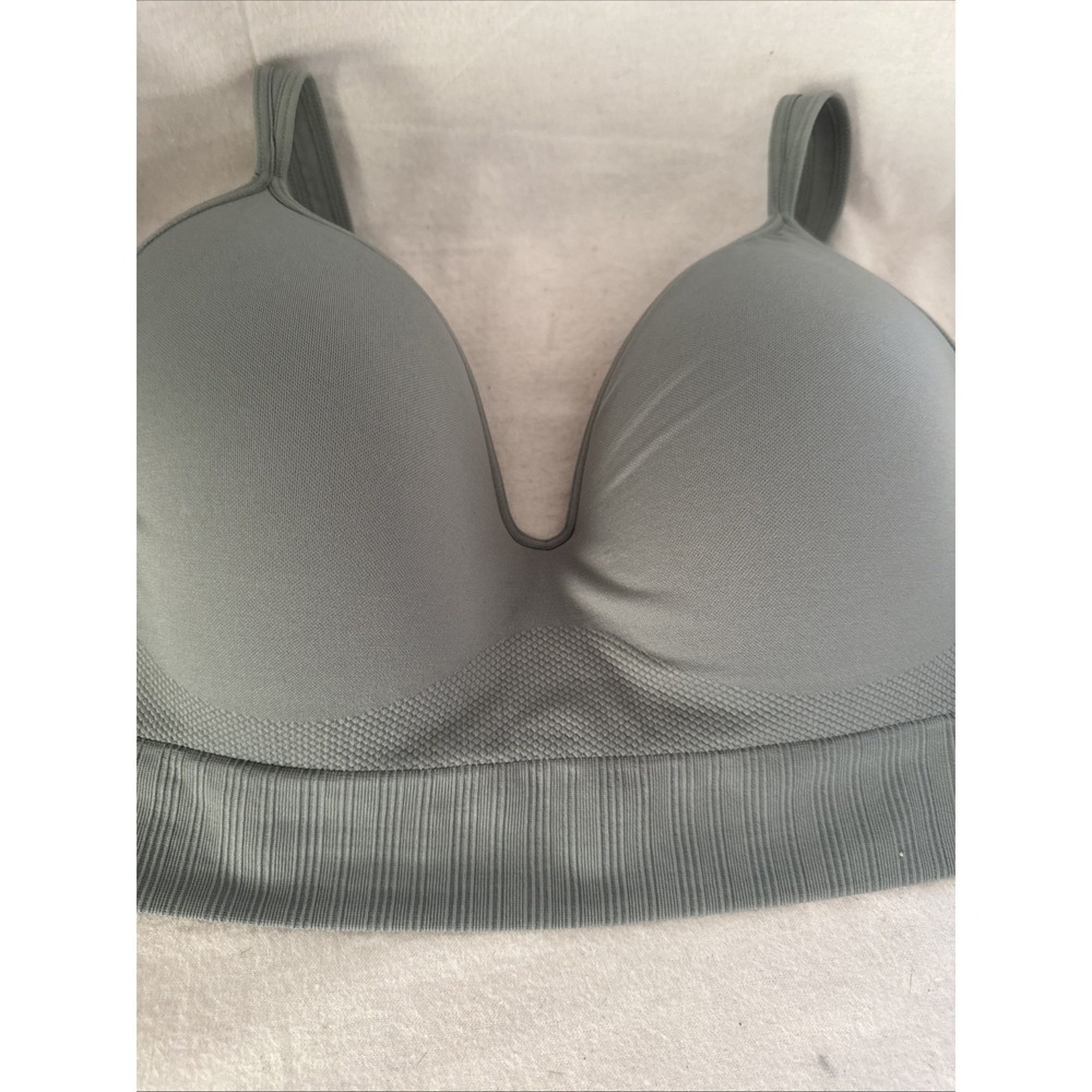 Avia Seamless Bra - Size L - Moisture Wicking Sage Green Regular Back Wire Free